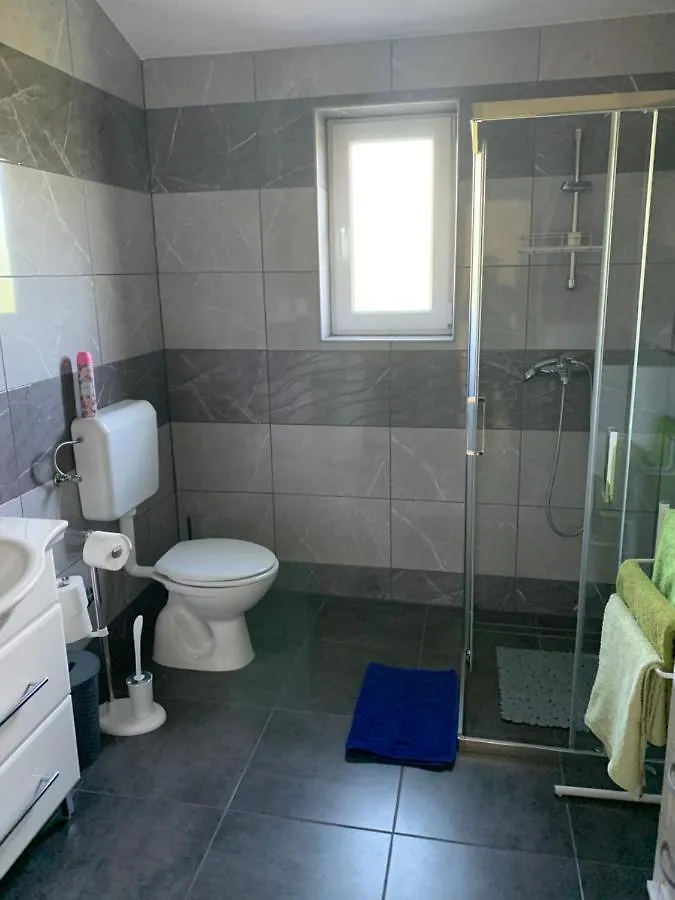 Pula Apartment E&E Loborika