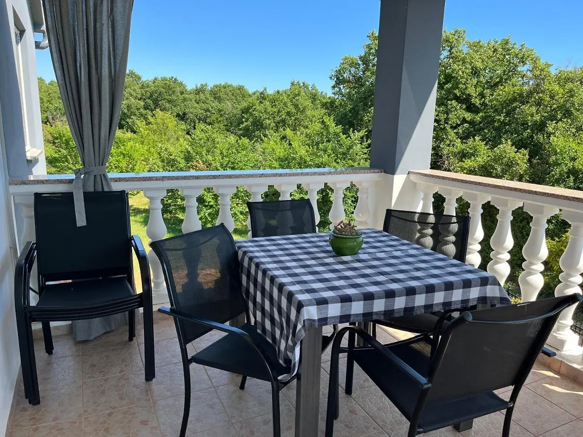 Pula Apartment E&E Loborika