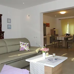  Apartment Ane